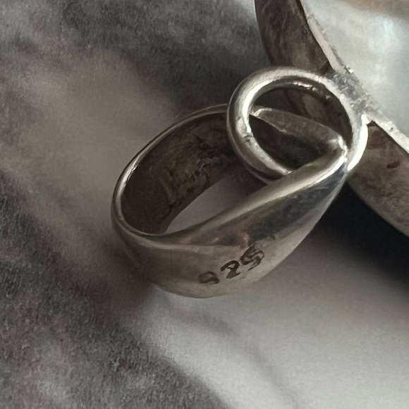 Elegant Silver Pendant with Abalone, Peridot, and Amethyst Gemstones - Picture 6 of 7